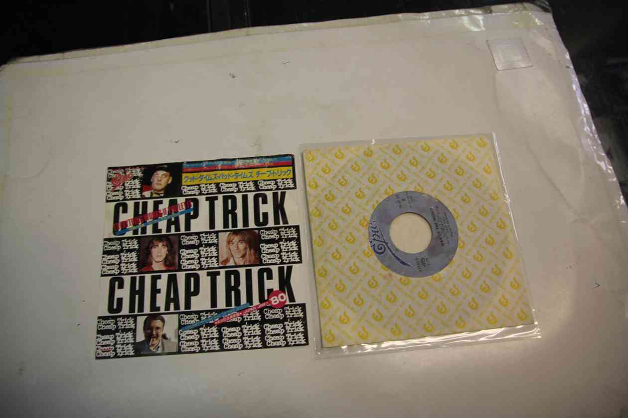 CHEAP TRICK - EVERYTHING WORKS IF YOU LET IT - JAPAN